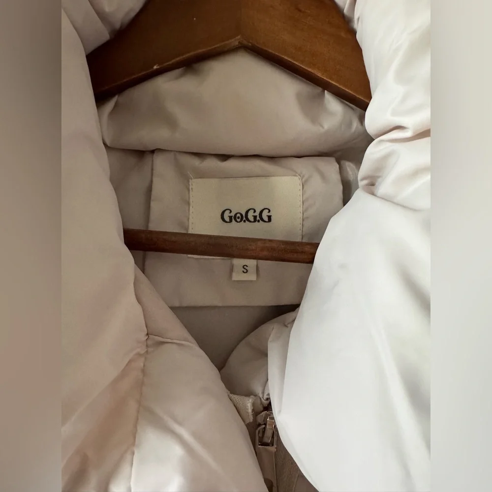 G.o.G.G Puffer Vest in Neutral Beige Small - Picture 3 of 6